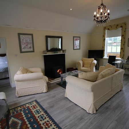 Prince Hill Cottages Worton  Esterno foto