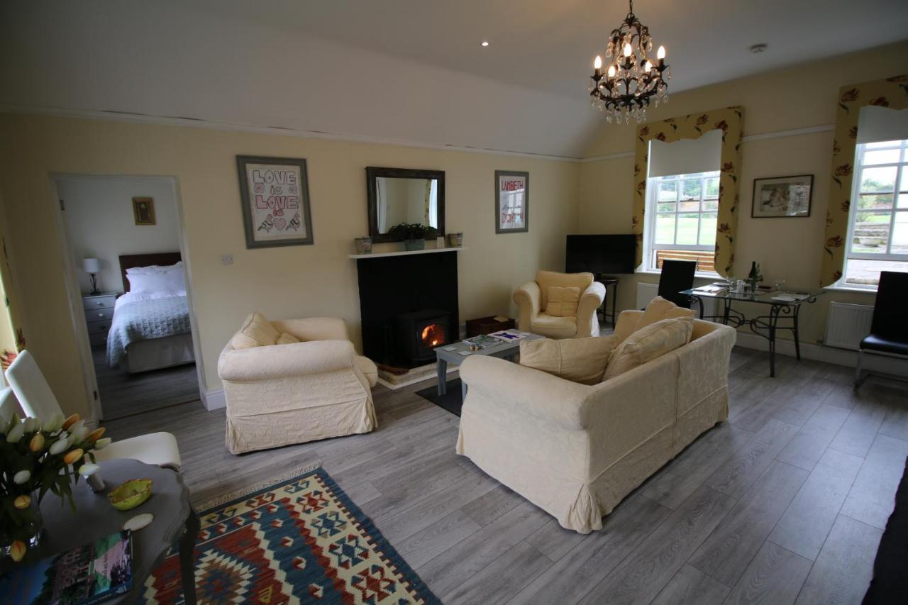 Prince Hill Cottages Worton  Esterno foto